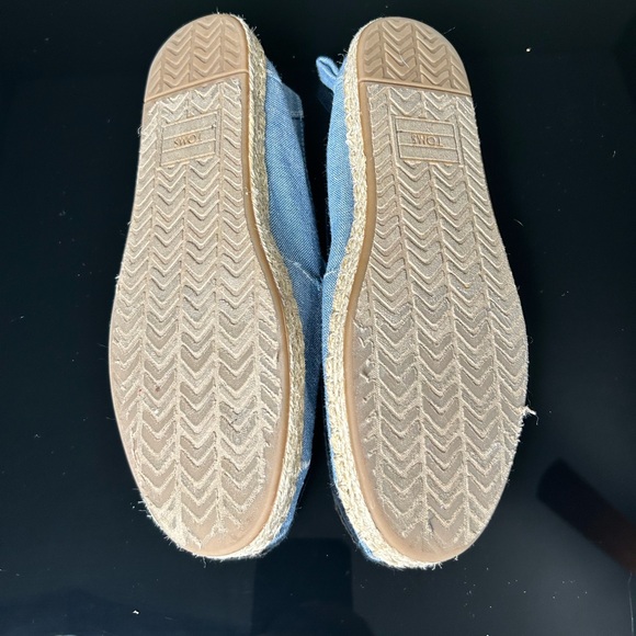 TOMS Blue Chambray Slip Ons Espadrilles NWOT - Picture 4 of 5